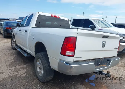 2021 Ram 1500 Classic Tradesman 4X4 6'4 Box z USA, uszkodzony, nr VIN 1C6RR7FG9MS556741